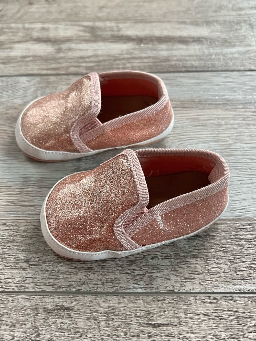 Old Navy Baby Girls Pink Sparkly Shoes Size 3-6 Months